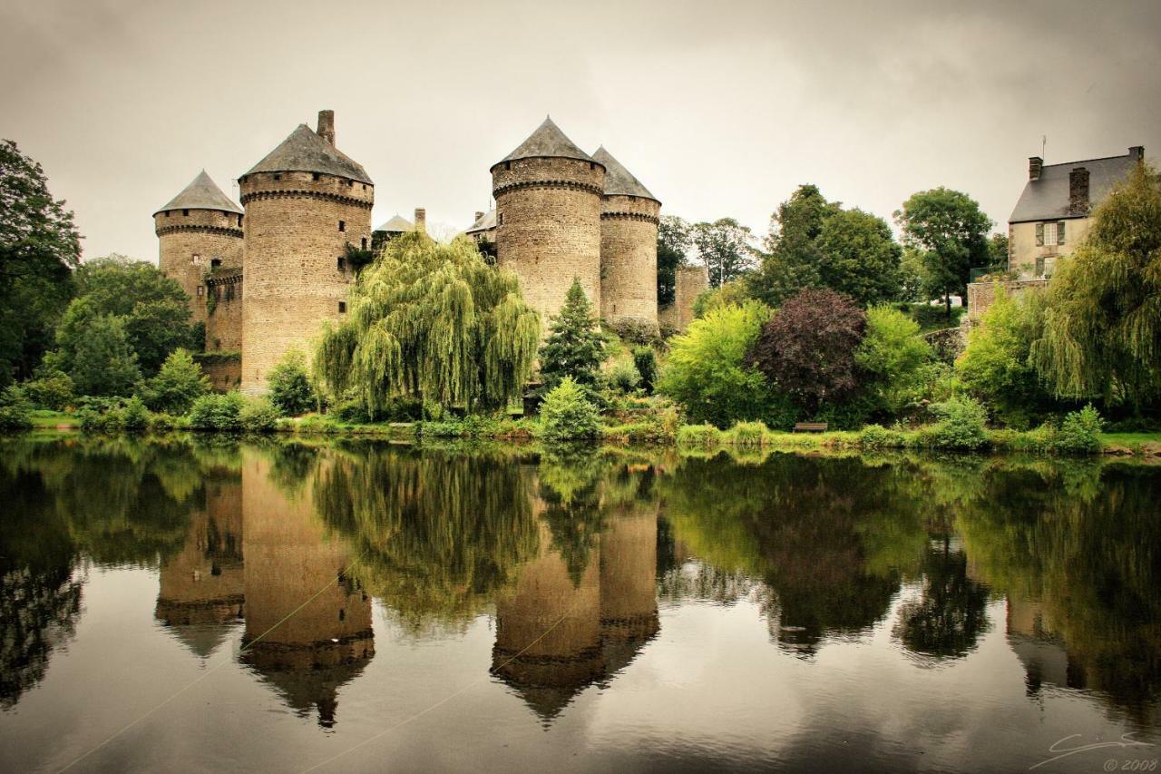 Logis de la Helberdière Cossé-en-Champagne Esterno foto